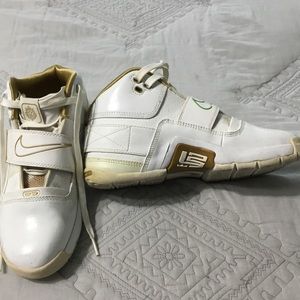 Nike Zoom LeBron Soldier Shoes 5Y